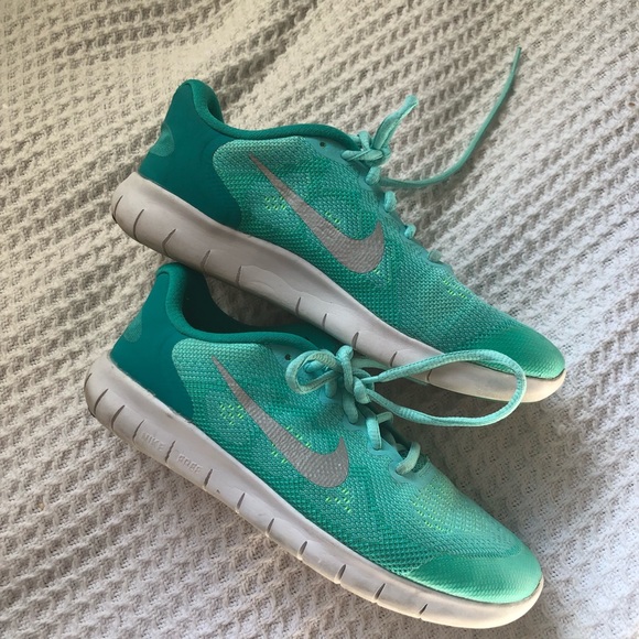 SOLD Nike Free Rn Shoes 💙💚 - Picture 1 of 7